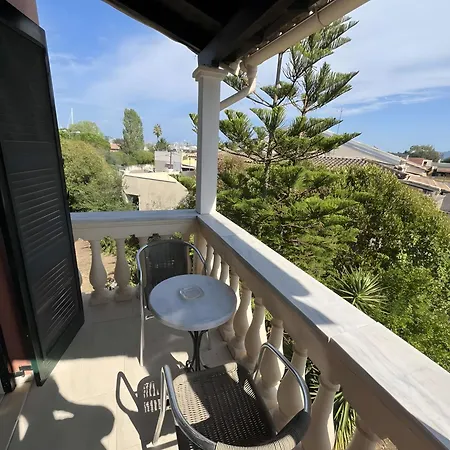 Pool Balcony 8 بيت ضيافة جوفيا