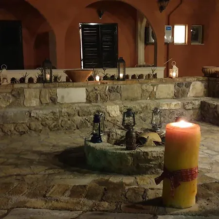 بيت ضيافة Pool Balcony 8 3*