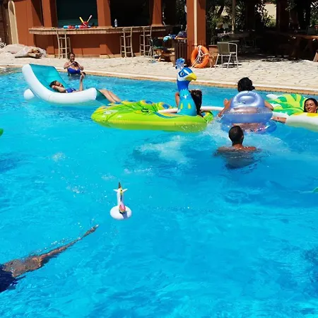 بيت ضيافة Pool Balcony 8